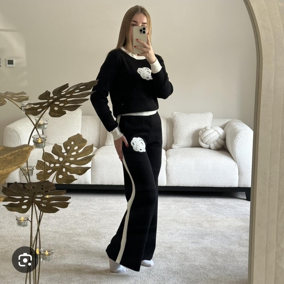 Inspired | Camellia Sweater Set - Picture 5 of 6